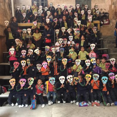 Alumnos con máscaras